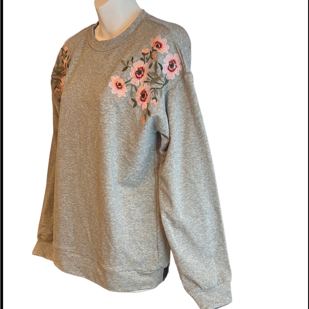 Brickyard Buffalo Embroidered Sweater size “M”